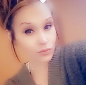 Meet your Posher, Sierra fay